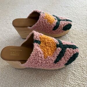 Anthropologie Emily Isabella Pink Floral Wood Clogs Boucle Boho Cozy 6.5 NEW